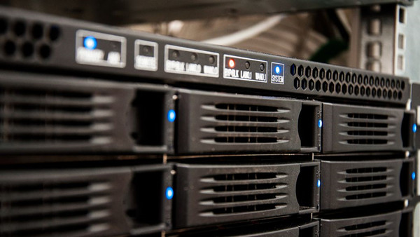 香港設(shè)備進口報關(guān)到深圳網(wǎng)絡服務器進口報關(guān)案例分享